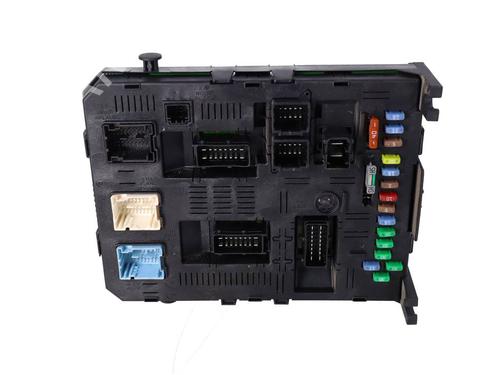 Used Fuse box Fuse box 39386312 39386312