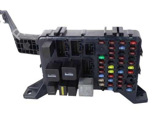 Used Fuse box Fuse box FORD MONDEO III Saloon (B4Y) 2.0 16V DI / TDDi / TDCi (90 hp) 40451925 40451925