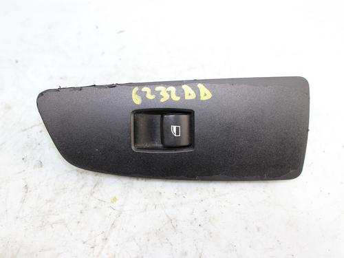 Used Right front window switch BMW 1 (E87) 118 d (143 hp) 17432471