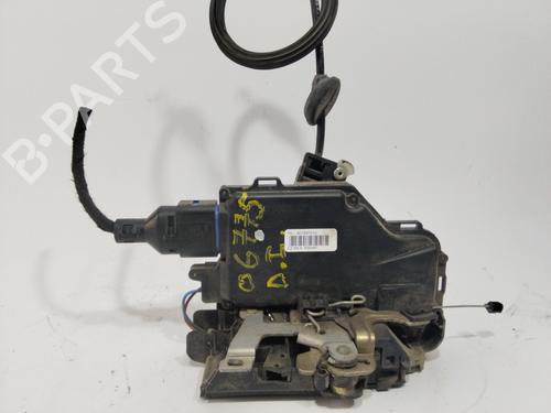 Venstre foran lås VW CADDY III Box Body/MPV (2KA, 2KH, 2CA, 2CH) 1.9 TDI (105 hp) 28330743