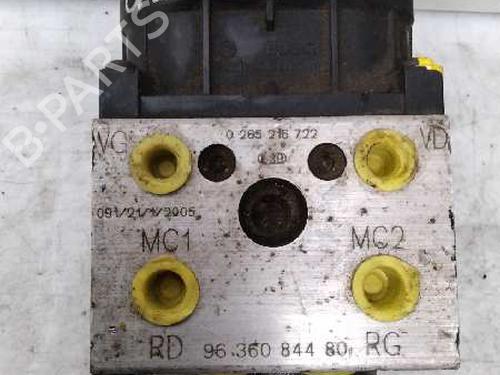 Used ABS pump CITROËN XSARA (N1) [1997-2005]  8572793