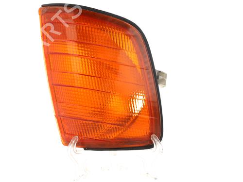 Used Right front indicator MERCEDES-BENZ 124 Saloon (W124) [1984-1993]  30841046