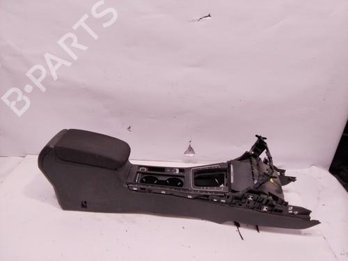 Used Armrest / Center console VW GOLF VII (5G1, BQ1, BE1, BE2) e-Golf (136 hp) 28380243