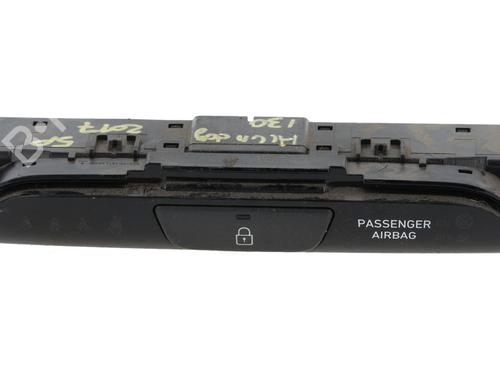 Used Switch HYUNDAI i30 (PDE, PD, PDEN) [2016-2025]  30082890