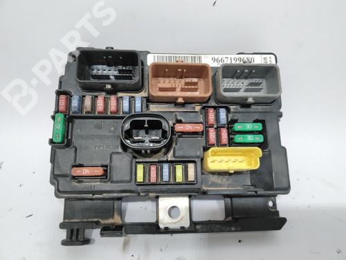 Used Fuse box Fuse box CITROËN DS3 (SA_) 1.6 VTi 120 (120 hp) 10502546 10502546