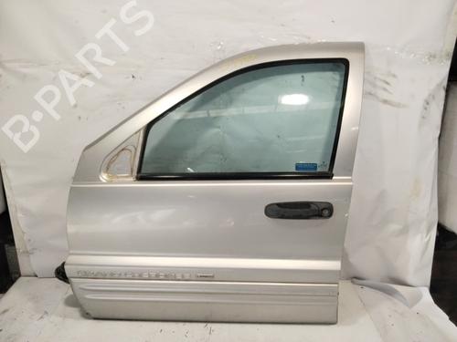 Used Left front door JEEP GRAND CHEROKEE II (WJ, WG) 2.7 CRD Laredo (163 hp) 22196142