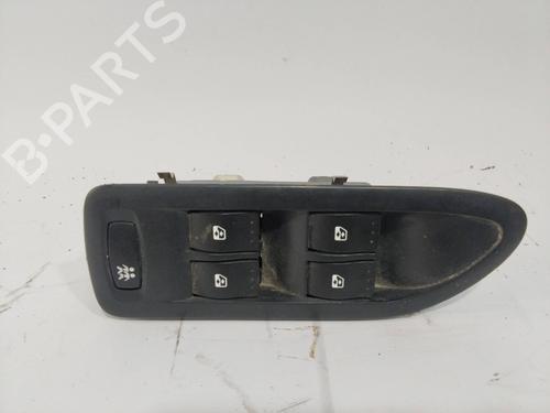 Used Left front window switch RENAULT LAGUNA II (BG0/1_) [2001-2007]  29076901