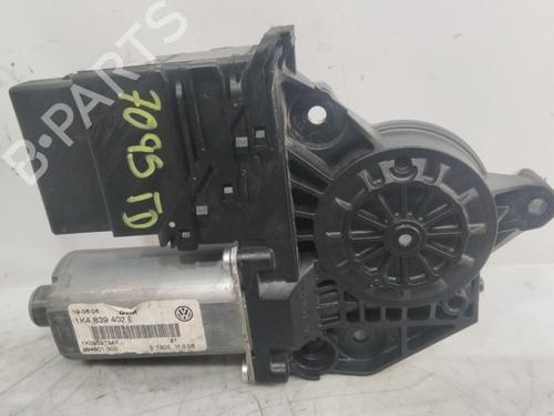 Rudehejsemotor bagstkærm højre VW GOLF V (1K1) 1.9 TDI (105 hp) 26222368