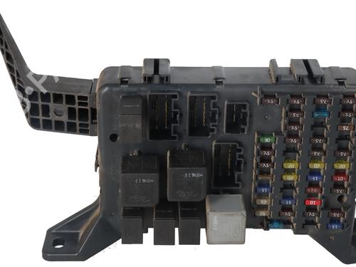 fuse-box-ford-mondeo-iii-b5y-2000-2001-2002-2003-2004-2005-2006-2007-36404766 main image