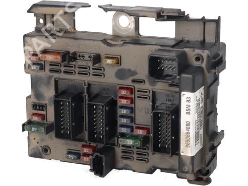Used Fuse box Fuse box 37459802 37459802