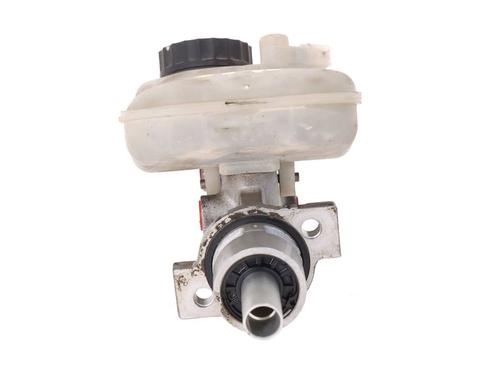 Used Brake master cylinder Brake master cylinder 39596379 39596379