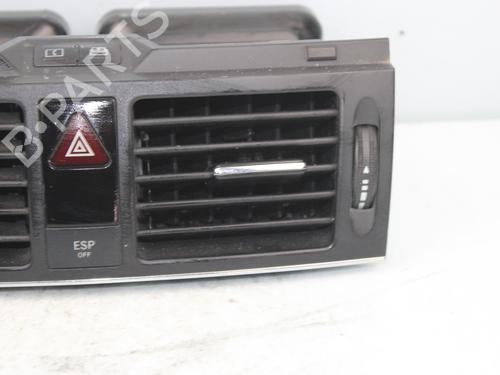 Air vent MERCEDES-BENZ C-CLASS (W204) C 320 CDI (204.022) | BP16448431I21 