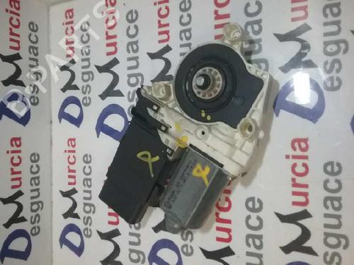 Portierruitmotor linksvoor SEAT LEON (1M1)  | BP9446797E21 