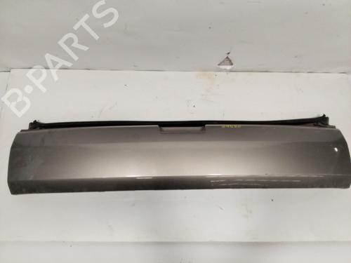 Kofangerbeslag bag PEUGEOT 3008 I MPV (0U_) [2009-2017]  28484658