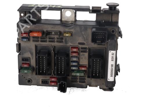 Used Fuse box Fuse box 37177469 37177469