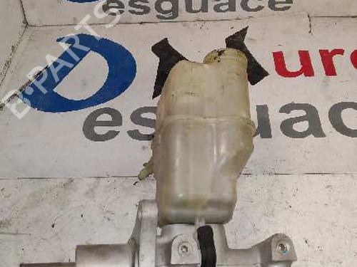 Used Brake master cylinder PEUGEOT 407 (6D_) 1.6 HDi 110 (6D9HZC, 6D9HYC) (109 hp) 8562299