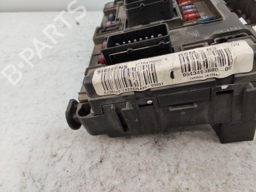 Used Fuse box CITROËN XSARA PICASSO (N68) 2.0 HDi (90 hp) 20933076