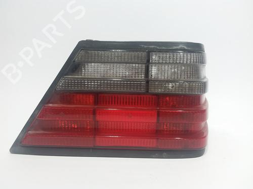 Used Right taillight MERCEDES-BENZ 124 Saloon (W124) [1984-1993]  10176439