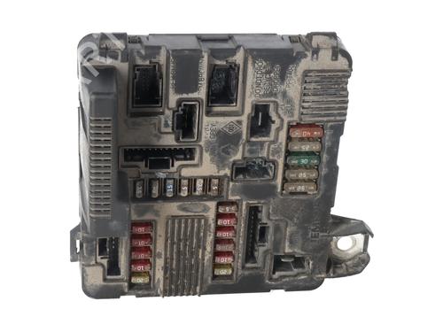 Used Fuse box Fuse box 35995616 35995616