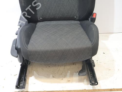 Right front seat BMW X1 (U11) sDrive 18 d | BP37012980C16 - Image 12