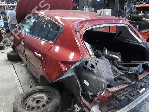 Fuse box RENAULT MEGANE III Hatchback (BZ0/1_, B3_)  | BP15470327E1