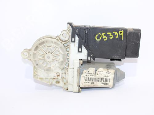 Rudehejsemotor forskærm venstre SEAT TOLEDO II (1M2) [1998-2006]  15652650