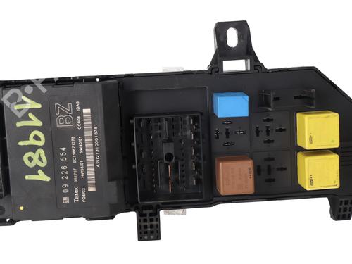 Used Fuse box Fuse box 37013185 37013185