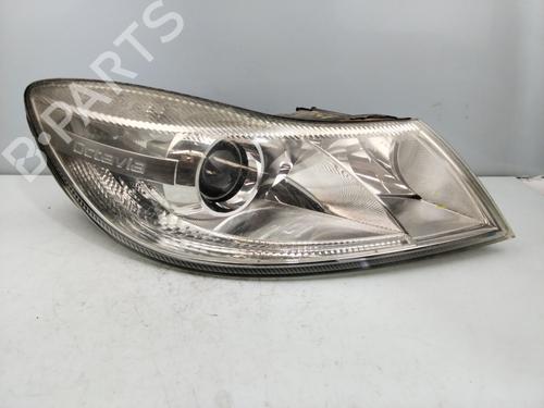 Used Right headlight SKODA OCTAVIA I (1U2) 1.9 TDI (130 hp) 18246020