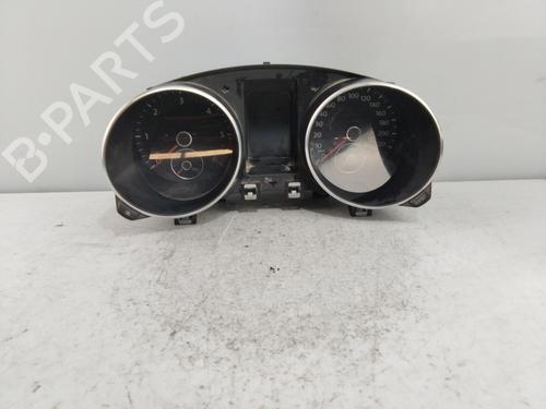 Used Instrument cluster VW GOLF VI (5K1) 2.0 TDI (110 hp) 18823664