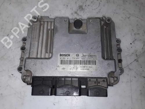 Calculateur moteur (ecu) RENAULT MEGANE II Estate (KM0/1_) [2003-2012]  10248781