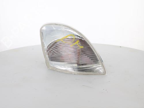 Clignotant avant gauche RENAULT MEGANE Scenic (JA0/1_) 1.6 e (JA0F) (90 hp) 30077696