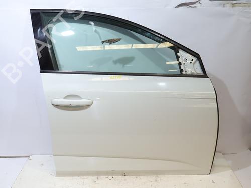 right-front-door-renault-megane-iv-hatchback-b9amn_-2015-37376064 main image