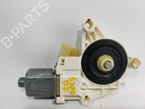 Portierruitmotor linksvoor MERCEDES-BENZ C-CLASS (W204) C 320 CDI (204.022) (224 hp) 23847800