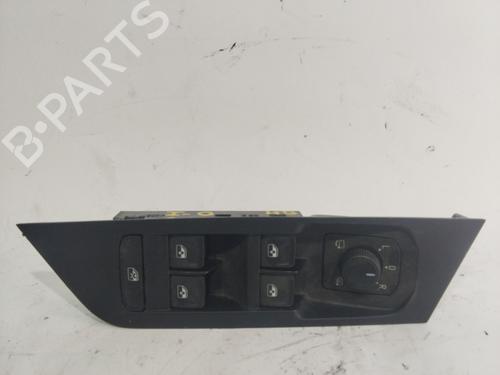 Used Left front window switch SKODA KAROQ (NU7, ND7) [2017-2025]  29533394