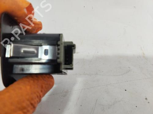 Switch BMW X1 (U11) sDrive 20 i | BP29533531I30 