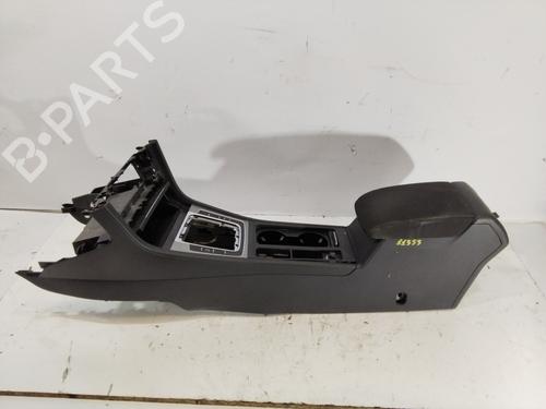 Used Armrest / Center console Armrest / Center console VW GOLF VII (5G1, BQ1, BE1, BE2) [2012-2021] 33673541 33673541