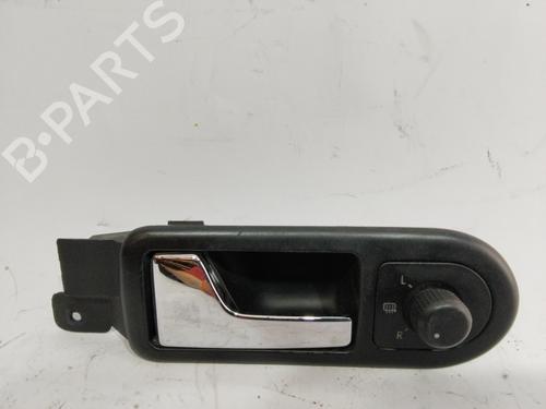 Venstre fortil invendig håndtag VW PASSAT B5.5 (3B3) 2.5 TDI (150 hp) 25467281