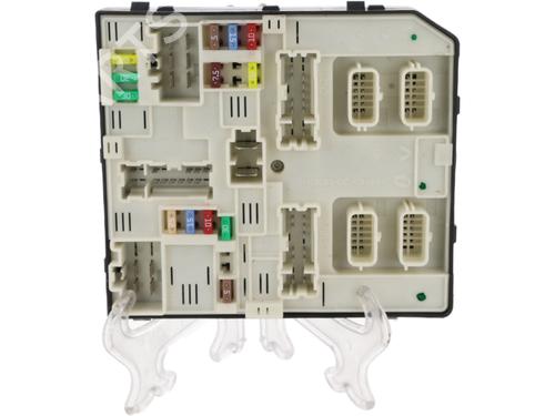 Used Fuse box RENAULT MEGANE III Hatchback (BZ0/1_, B3_) 1.2 TCe (BZ16, BZ28) (132 hp) 29636075