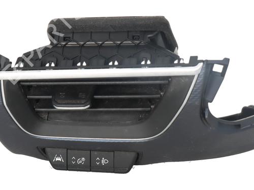 air-vent-renault-arkana-i-lcm_-ldn_-2019-33272888 main image