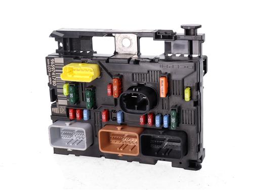 Used Fuse box Fuse box 38203016 38203016
