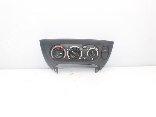 Airco bedieningspaneel RENAULT MEGANE I Classic (LA0/1_) 1.6 16V (LA00, LA04, LA0B, LA11, LA16, LA19, LA1J, LA1K,... (107 hp) 16974275