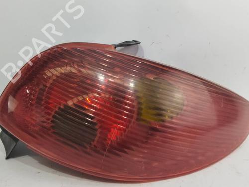 Højre baglygte PEUGEOT 206 Hatchback (2A/C) 1.4 HDi eco 70 (68 hp) 25873895