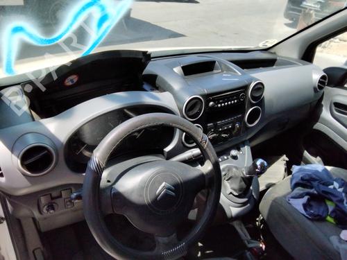 Engine control unit (ECU) CITROËN BERLINGO MULTISPACE (B9) 1.6 HDi 90 | BP23564300M57 