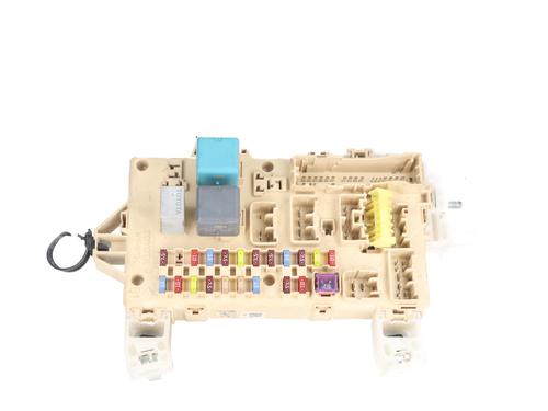 fuse-box-toyota-corolla-verso-zer_-zze12_-r1_-2004-2005-2006-2007-2008-2009-32364355 main image