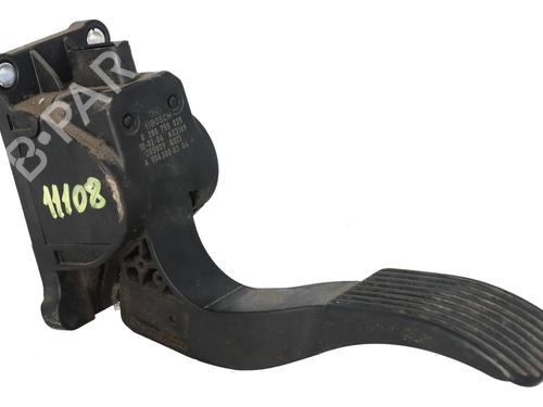pedal-mercedes-benz-vito-bus-w639-2003-32679284 main image