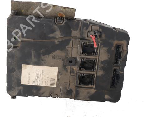 Used Fuse box Fuse box 37536616 37536616
