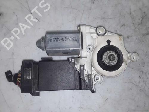 Rudehejsemotor forskærm højre SEAT LEON (1M1) [1999-2006]  8579258