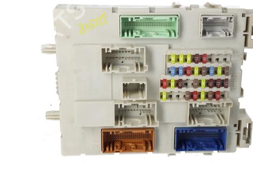 Used Fuse box Fuse box 37424019 37424019