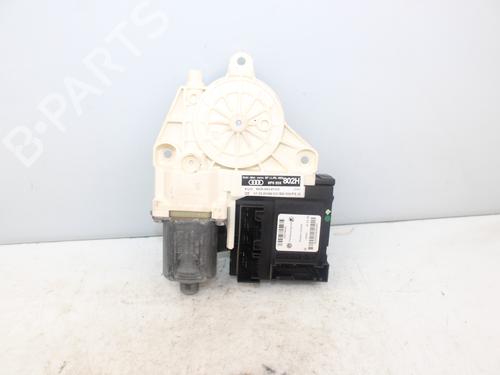 Rudehejsemotor forskærm højre AUDI A3 Sportback (8PA) 2.0 TDI (170 hp) 16753082