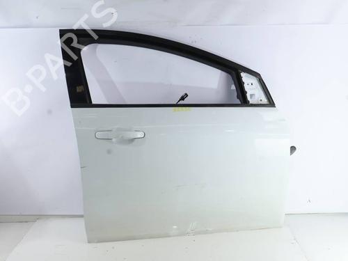 right-front-door-ford-focus-iii-2010-2011-2012-2013-2014-2015-2016-2017-2018-2019-2020-39752224 main image